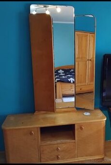 Starožitný nábytok, v dobrom stave