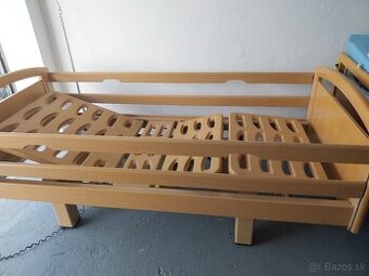 Polohovateľná posteľ