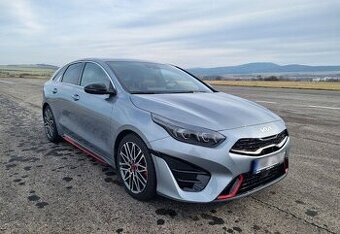 Postupim operativny leasing Kia Proceed 1.6TGDi 150 GT AT