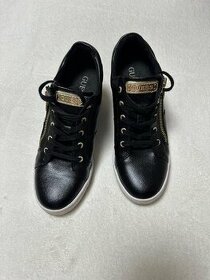 Čierne členkové topánky s opätkom zn. GUESS originál