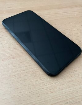 iPhone XR - Čierny, Mierne použitý