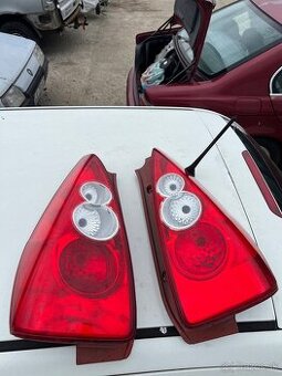 Zadné svetla Mazda 5