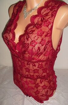 Sexy body s rozparkom