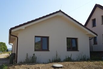 Novostavba 4-izbového bungalovu v Podhorí – Beluša