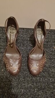 Lodičky na platforme veľ.40