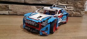 Lego Technic 42077 Rally Car v perfektnom stave zo všetkým