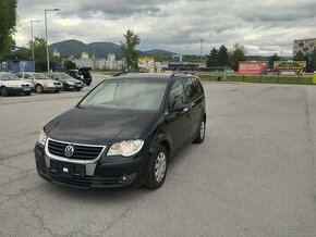 Predam volkswagen touran 1.9 TDI