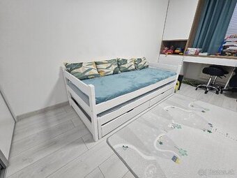 Rozkladacia posteľ s úložným priestorom