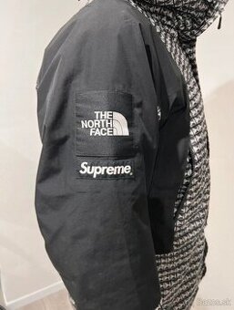 Supreme The North Face Studded Mountain light Jacket Black
