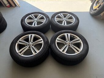 Predam original zimne komplety 235/55r18