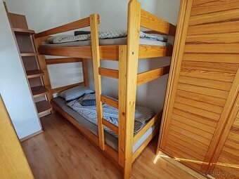 Predám dve kvalitné poschodové postele z masívu