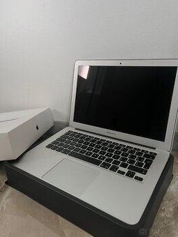 Apple MacBook Air 13, A1466, 2020, strieborný
