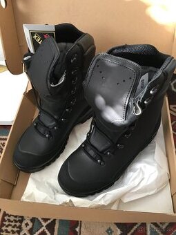 Topánky trekové zimné GORE-TEX, veľkosť 28 (eu 43)