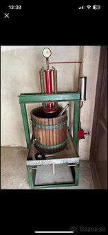 Hydraulický lis na hrozno