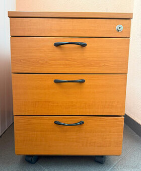 Kancelársky kontajner na kolieskach so zámkom - 1