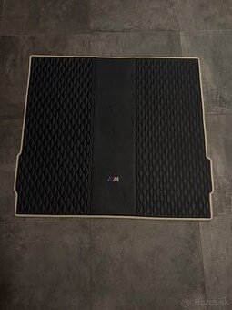Na predaj: Originálny kožený koberec do kufra BMW X5 G05