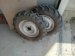 šipové pneu R15 6,40