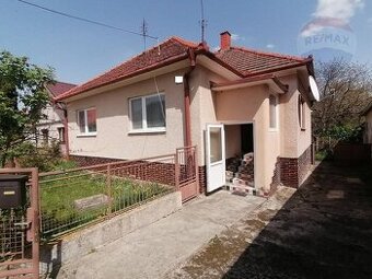 Predaj rodinný dom Sľažany - 1