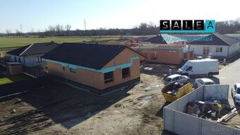 Výborná lokalita 4 izbový bungalov, 507m2, Kapria ulica Sen