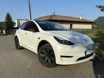 Tesla Model Y SUV 378kw Long Range, dual motor 4x4, 2022/08