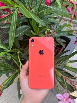 iPhone XR Coral 128 GB – zachovalý, s krytmi