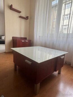 SET nábytku:konferenčný stolík/skrinka/2 nástenné poličky