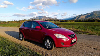 Predam Kia Ceed 1.6 hatchback 2007 benzín - 1