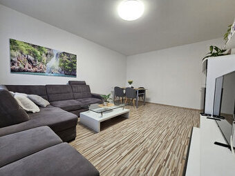 Slnečný komplet zariadený 3 izbový byt na Romanovej ulici