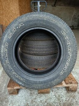 Predám retro pneu USA 235/65 R17
