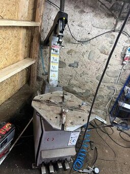 Prezuvacka kolies a vyvazovacka