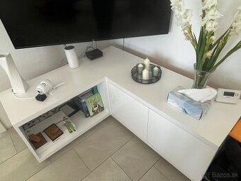 Stolík pod TV