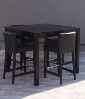 Set – barový stôl + 4 stoličky.