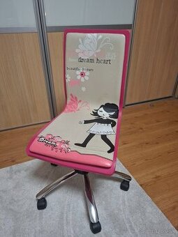 Dievčenská kancelárska stolička
