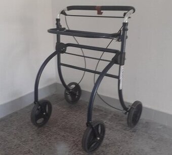 Pomocny vozik na chodenie