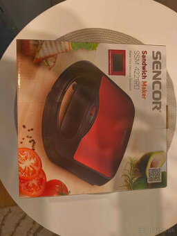 NOVÝ sendvičovač SENCOR SSM 4221RD (červený)