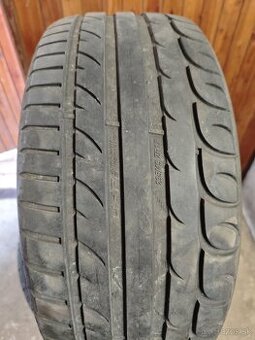 235/45 R17 94W