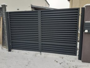 Brána samonosná vstupná brána posuvné brány bránička