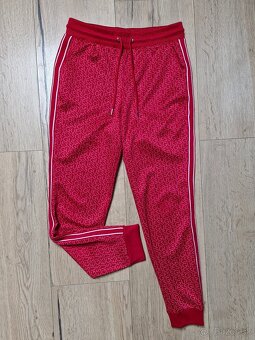Guess tmavo cervene logovane nohavice teplaky