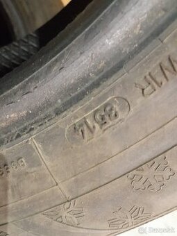 Predam zimne pneu Dunlop 205/60 R16 -