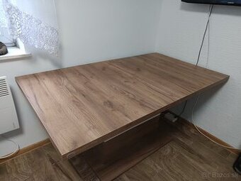 Kuchynský rozťahovací stôl