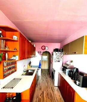 VEĽKÝ 4-IZBOVÝ BYT PO REKONŠTRUKCII – HUMENNÉ, SÍDLISKO III
