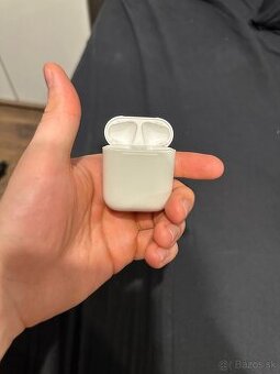 original púzdro Airpods 1 gén funkčne