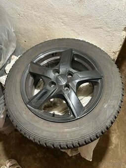 Disky Kia Stonic R15
