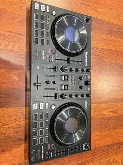 Numark Mixtrack Platinum FX