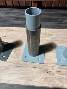 Nátrubok s platňou -  jednoduchá montáž stĺpikov