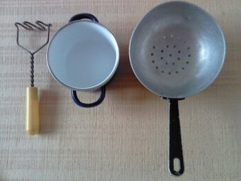 RETRO DETSKÝ KUCHYNSKÝ RIAD + ČELENKY - 1