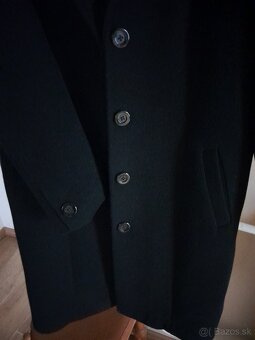 Dámsky  čierny kabát