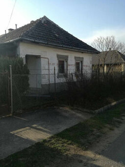 Ponúkame na predaj sedliacky dom - v obci Pácin