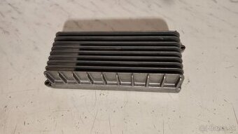 Zosilňovač 8T0035223AB