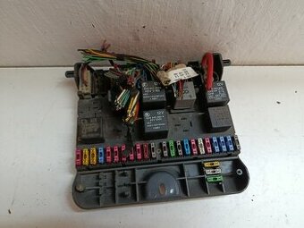 poistkova skrinka skoda felicia 30€